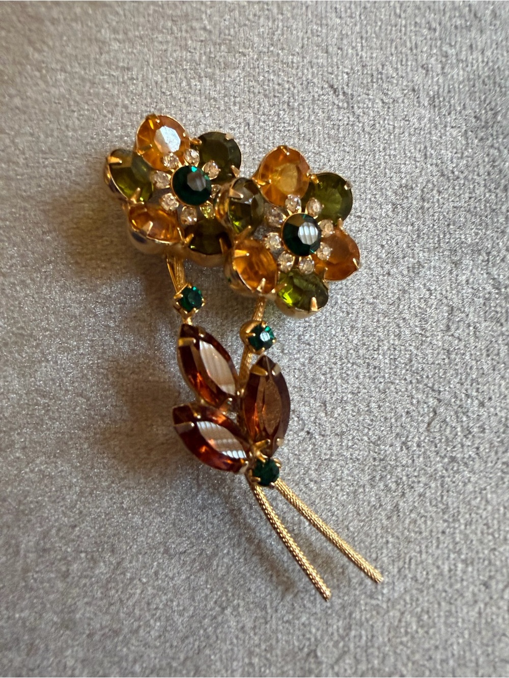 Vintage Juliana D&E DeLizza
Elster Rhinestone Flower Brooch
Amber Green 1960s